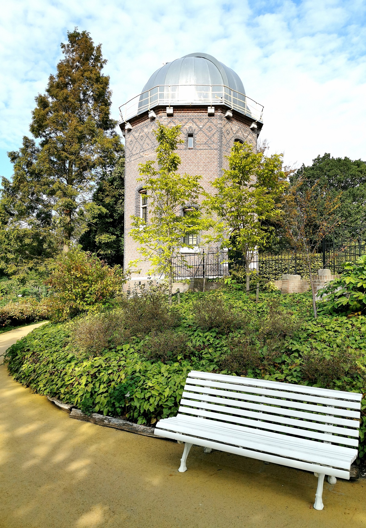Leiden Observatory LEIDENcity.EU